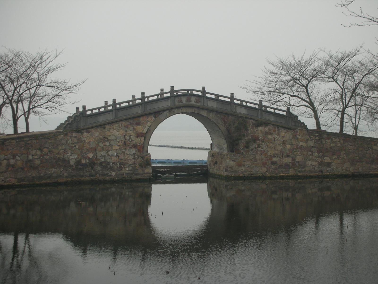 2000年ほど前は錫(スズ)の産地だったが、今は錫がない無錫(その2..無錫を代表する観光地である太湖)